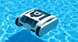 robots autonomously clean pools